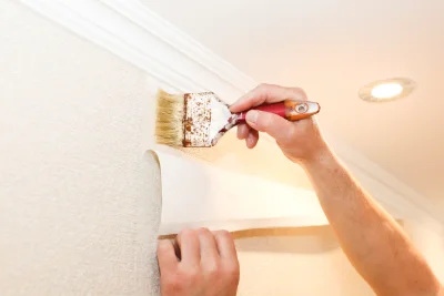 Pose de papier peint à Prompsat — revêtements muraux et toiles de verre